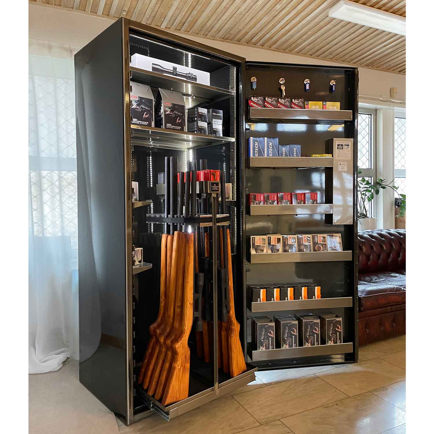SP99XXL-Raw-Steel-vapenskåp-showroom-regulatorvägen-19